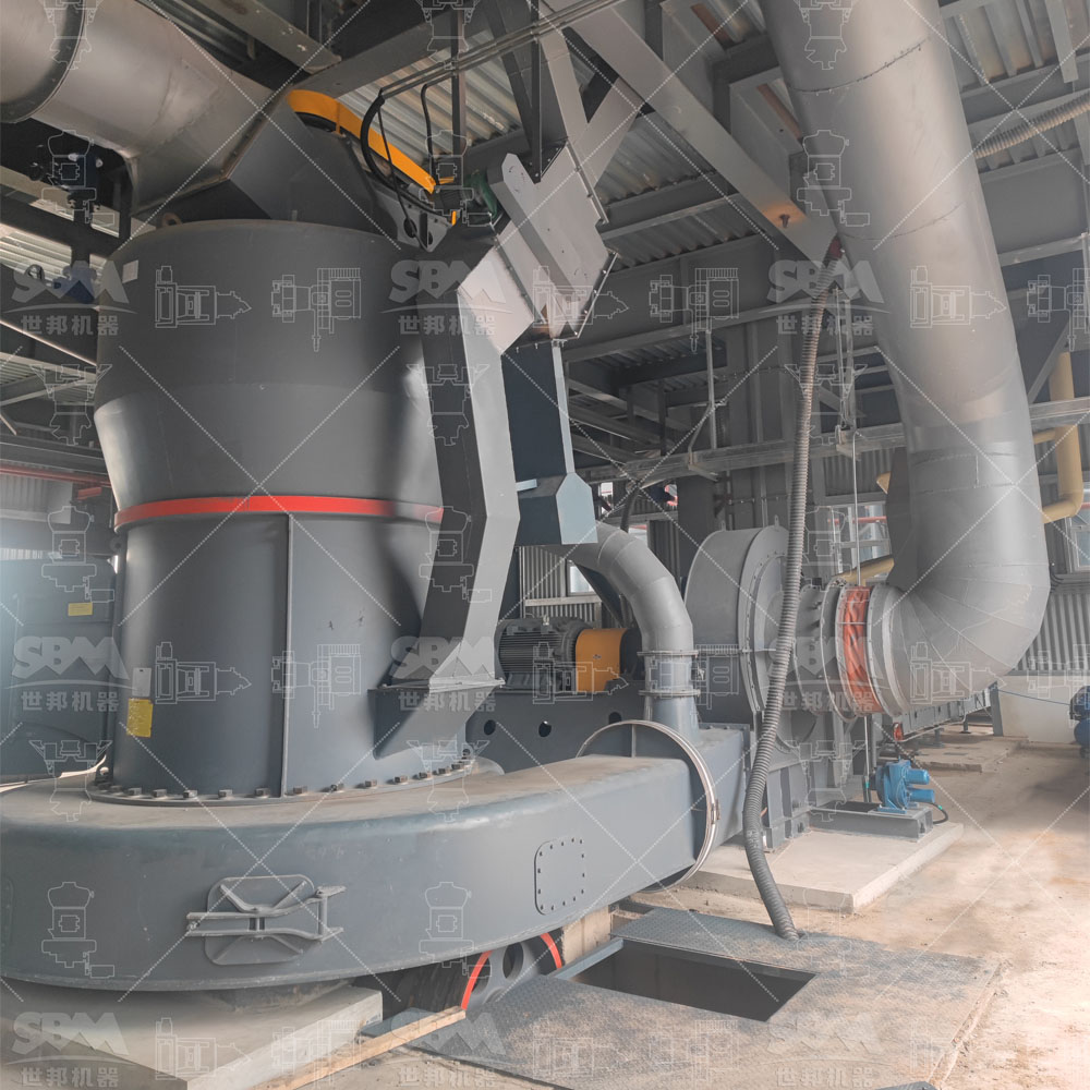 Industrial grinding mill in mineral processing plant